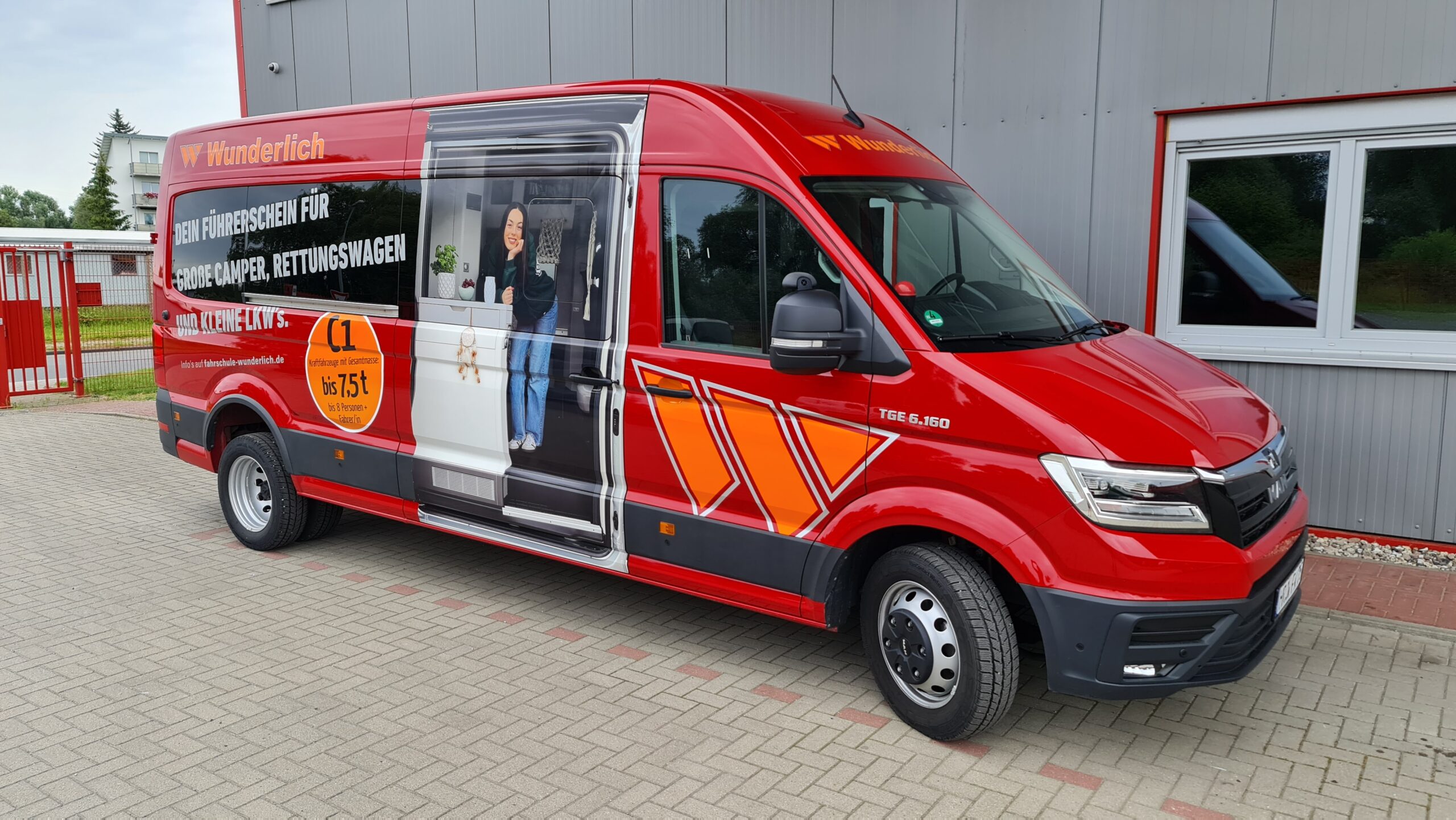 Führerschein für große Camper, Rettungswagen und kleine Lkw's