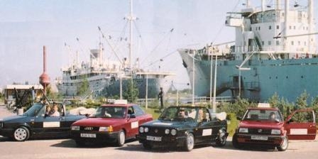 Die ersten Fahrzeuge der Fahrschule Wunderlich. Damals war die Ausbildung und Prüfung mit einem Cabriolet möglich.